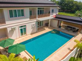 Phuket9 Residence, holiday home in Chalong 