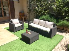 Appartement confortable à Pietrosella avec terrasse privée, hôtel à Pietrosella