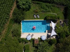 Gîtes Pyrénées Les Trois Montagnes, hotel a Ganties
