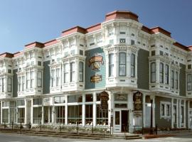 Victorian Inn, міні-готель з рестораном у місті Ферндейл