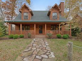 Kingfisher Cove Cabin 2, cottage a Saugatuck