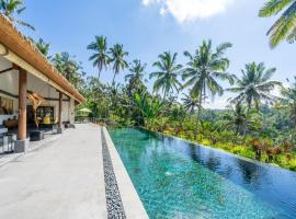 Villa Themma Jungle - Sumptuous 3BR Luxury Villa with Majestic Jungle View North of Ubud