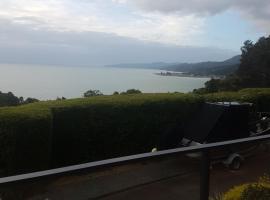 ngarimu bay retreat, hotel in Te Puru