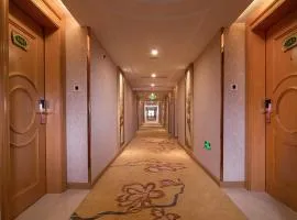 Vienna International Hotel (Shenzhen Fuyong Convention and Exhibition Center)