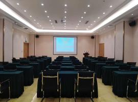 Vienna Hotel(Nanxiong Shidai Guangchang Branch), hotel v destinaci Nanxiong