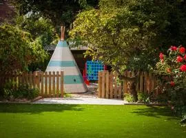 Sea Glimpses with garden, beachhut, parking