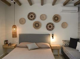 Haraki Blue Pearl Luxury studio, hotel en Charaki