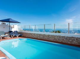 La casita del naranjo con piscina independiente, holiday home sa Candelaria