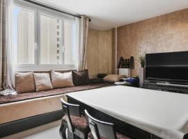 Luxurious flat in Mons-en-Baroeul close to Lille - Welkeys, Hotel in Mons-en-Baroeul