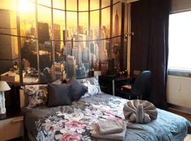 New York - guest room near the Airport, transport possibility, habitación en casa particular en Sofía