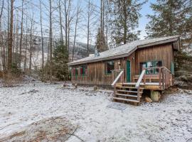 Cedar Chalet on Davos, hotel em Girdwood