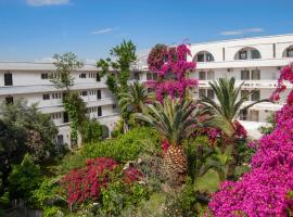 Club Hotel Iliochari, hotel v destinácii Agioi Theodoroi