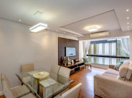 Lindo AP Frente Mar Lateral - p&eacute; na areia!!!, Hotel in Balne&aacute;rio Cambori&uacute;