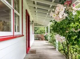Post Office Cottage - Self catering, escape to the country
