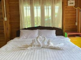 Sano Houes บ้านโสน, hotel with parking in Sukhothai