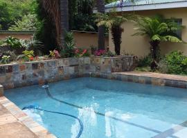 Fatties and Monies Guesthouse, hotel em Sabie