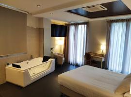 Hotel Puerta del Arco, hotel di Tudela de Duero