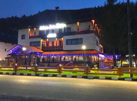 Cabana Sura Getilor Arinis, hôtel à Voroneț