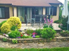 Balaton Charm Cottage, Your House in Balatonfüred, vacation home in Balatonfüred