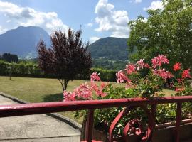 chambres d'hôtes des Bauges ROUTE 26 57, hotel in La Motte-en-Beauges
