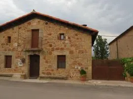 La Casa de Piedra de la Aldea