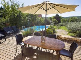 Modern holiday home with private pool, hotel a Brignoles