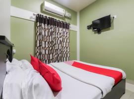OYO 66349 Welcome Residency Tourist Home, hotel v destinaci Malappuram