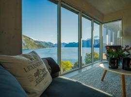 Fjord View Apartment, feriebolig i Stranda