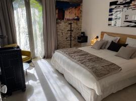 LA MAISON DE ROBINSON, bed and breakfast en Le Plessis-Robinson