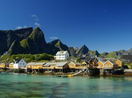 Sakrisøy Rorbuer, holiday park in Reine