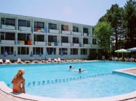 Най-добрите 10 за хотела, който приема домашни любимци в Златни пясъци,  България | Booking.com