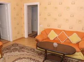 Апартаменты 100м2 в малом центре Еревана