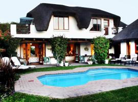 Milkwood Country Cottage, hotel de golf en St Francis Bay