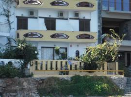 Dolphins, hotel in Elounda