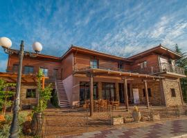 Polys Guest House, hotel en Katachás