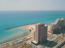 Haifa Almog Tower- "Blue Reef" Suite On The Sea, hotel dengan kolam renang di Haifa