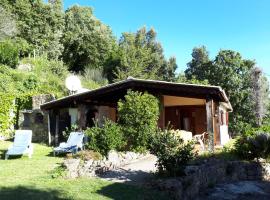 DISCRET, APAISANT, CALME entre MER et MONTAGNE, holiday rental in Isolaccio-di-Fiumorbo