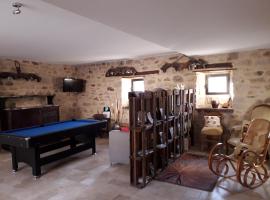 Chambre d'h&ocirc;tes Le Cascadou, B&B in Banassac