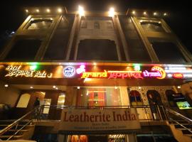 Hotel Gopika Palace, kh&aacute;ch sạn ở Agra