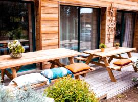 Gite La Marjeanerie, hotell i Ratières