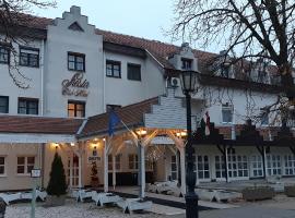 Siesta Club Hotel – hotel w mieście Harkány