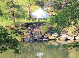 Le Moulin du Luech, hotel with parking in Peyremale