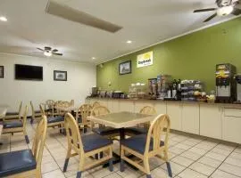 Days Inn by Wyndham Hardeeville/ I-95 State Line