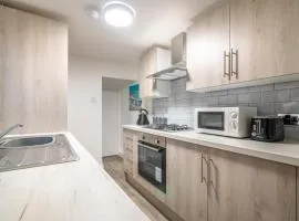 PLATFORM Avenues Apartment 1 with Free Street Parking