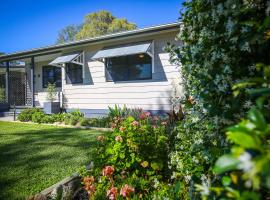 Dell-Lee Cottage, country house in Broke