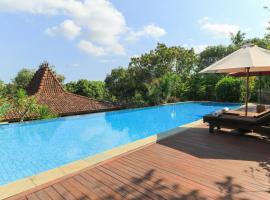 The Sanyas Retreat, готель з басейнами у місті Табанан