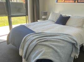 Central Retreat and self contained with free wifi, bed and breakfast en Cromwell