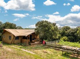 Glamping Tent Joy，Vélieux的度假住所