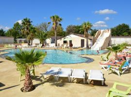 Camping Domaine Du Golfe De Saint Tropez, tapak perkhemahan di Grimaud