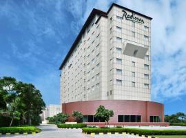 Radisson Gurugram Udyog Vihar, hótel í Gurgaon